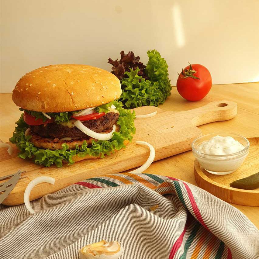 خرید همبرگر گوسفندی سلام پروتئین تهیه‌شده از گوشت خالص گوسفند با طعم واقعی و بدون مواد افزودنی