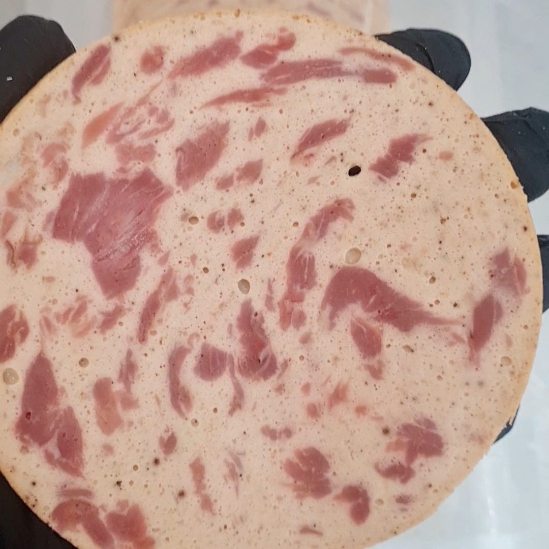 خرید ژامبون گوشت سلام پروتئین با ۷۰ درصد گوشت گوساله خالص و بافت تکه‌ای طبیعی