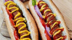 سوسیس چیست و چه تفاوتی با هات داگ دارد